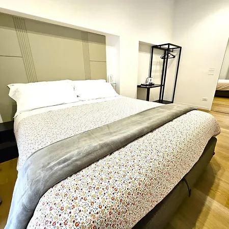 Monteoliveto Place 4* Naples